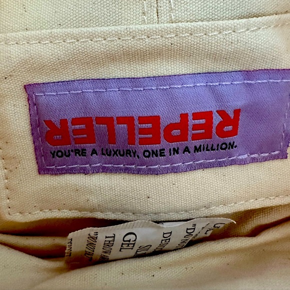 NWT Repeller Mini Purse Dolphin Party - Picture 5 of 6